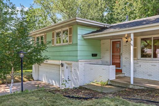 7220 W Shore Drive, Edina, MN 55435