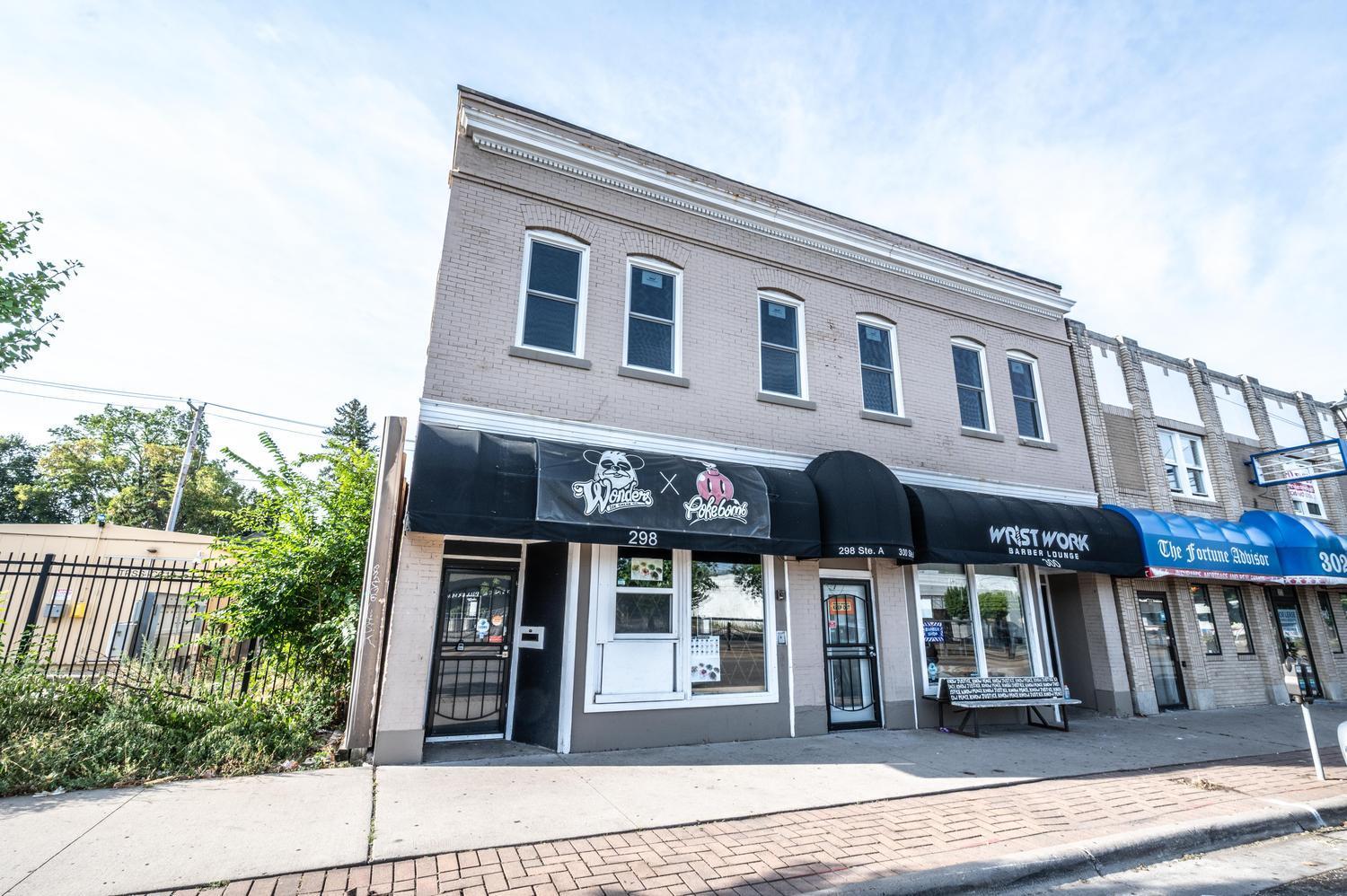Front of 298 University Ave W