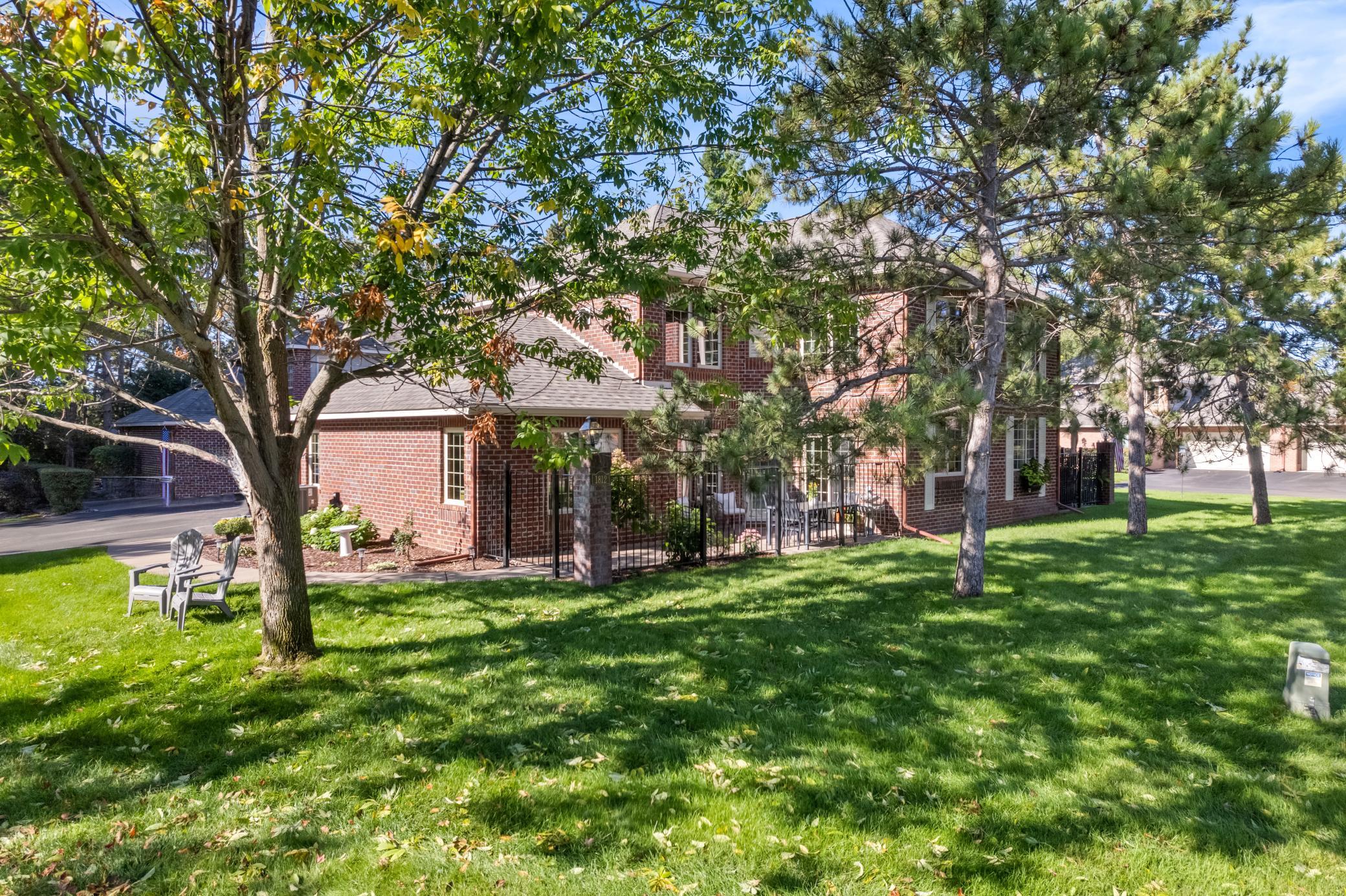 Enjoy the carefree lifestyle of townhome living without giving up beautiful outdoor surroundings.