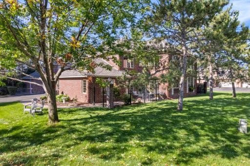 Enjoy the carefree lifestyle of townhome living without giving up beautiful outdoor surroundings.