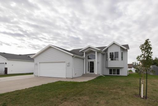 1017 Westport Parkway, West Fargo, ND 58078