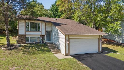Photo for 6242 Whispering Oaks Drive, Eden Prairie, MN 55346 - listing #7140537 02-6242 Whispering Oaks Dr Eden Prairie, MN 55346_01_black copy.jpg