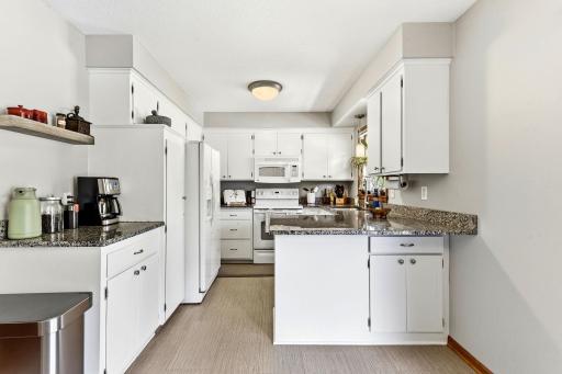 16-web-or-mls-4632-Oregon-Ave-N-16.jpg