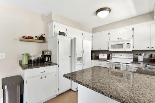 17-web-or-mls-4632-Oregon-Ave-N-17.jpg