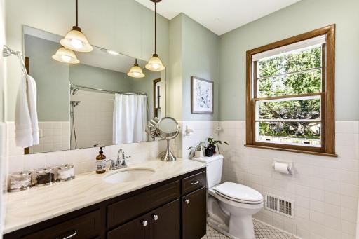32-web-or-mls-4632-Oregon-Ave-N-32.jpg