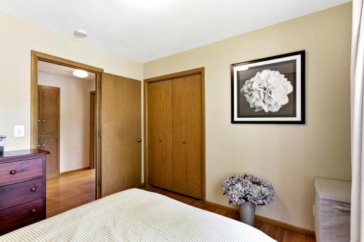 26-web-or-mls-4632-Oregon-Ave-N-26.jpg