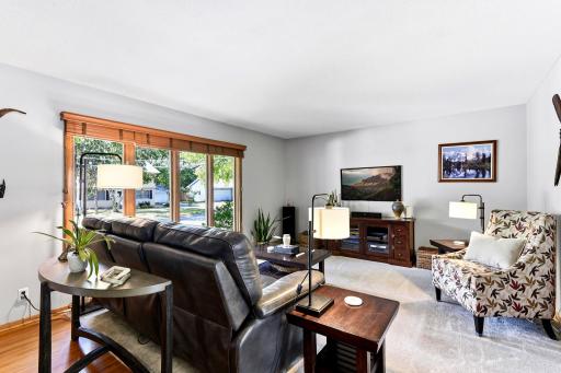 20-web-or-mls-4632-Oregon-Ave-N-20.jpg