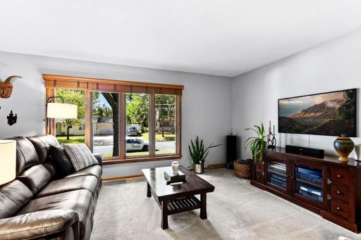 22-web-or-mls-4632-Oregon-Ave-N-22.jpg