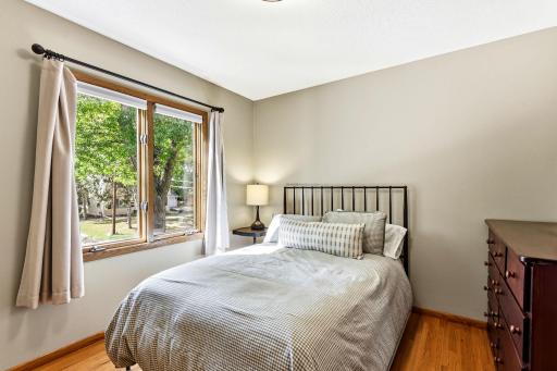 25-web-or-mls-4632-Oregon-Ave-N-25.jpg