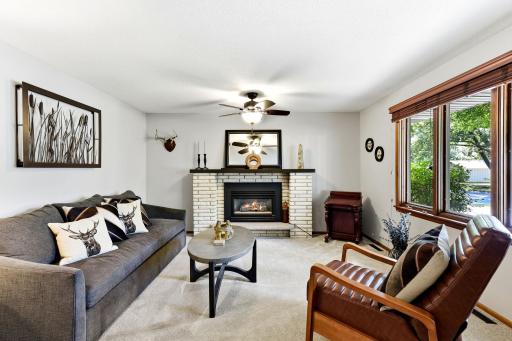 8-web-or-mls-4632-Oregon-Ave-N-08.jpg