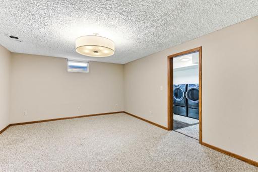 39-web-or-mls-4632-Oregon-Ave-N-39.jpg