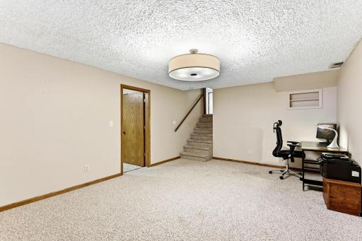 38-web-or-mls-4632-Oregon-Ave-N-38.jpg