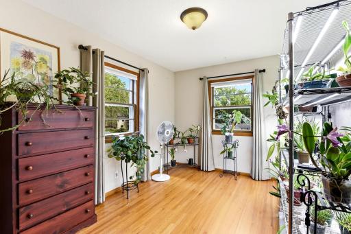 30-web-or-mls-4632-Oregon-Ave-N-30.jpg