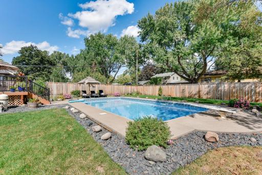 47-web-or-mls-4632-Oregon-Ave-N-47.jpg