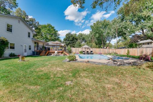 49-web-or-mls-4632-Oregon-Ave-N-49.jpg