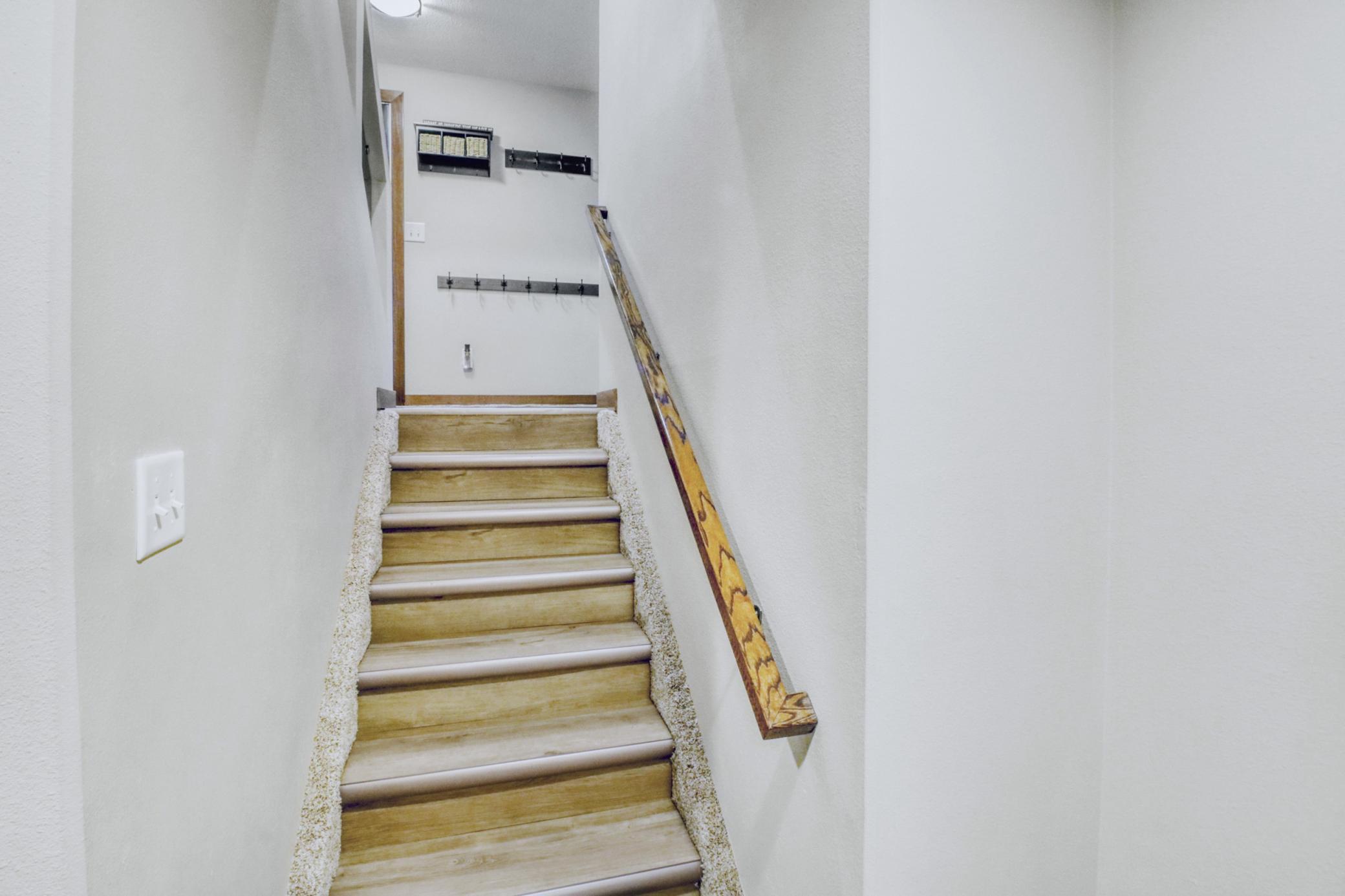 Stairway1_2.JPG