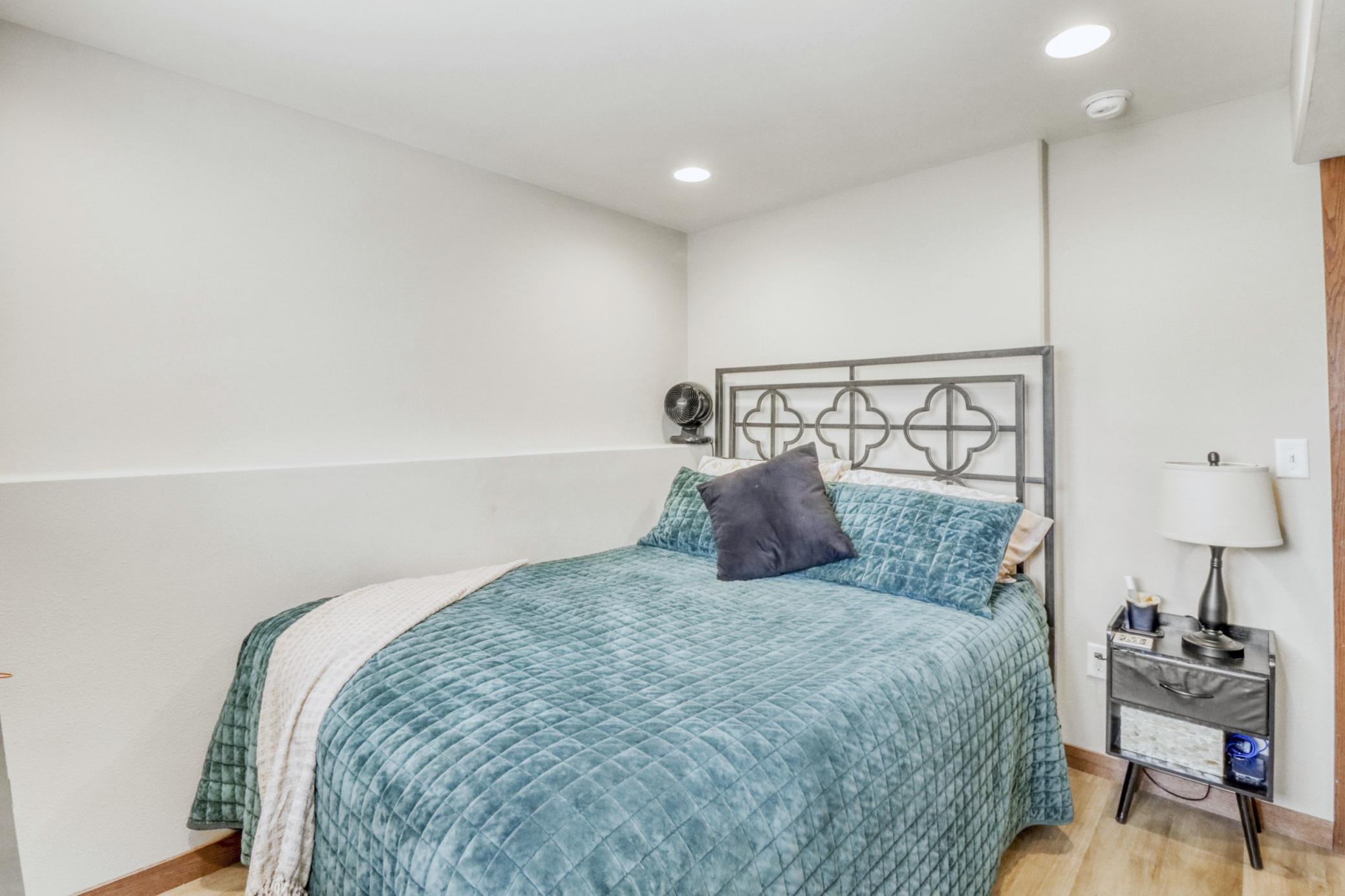 Basement Bedroom1_1.JPG
