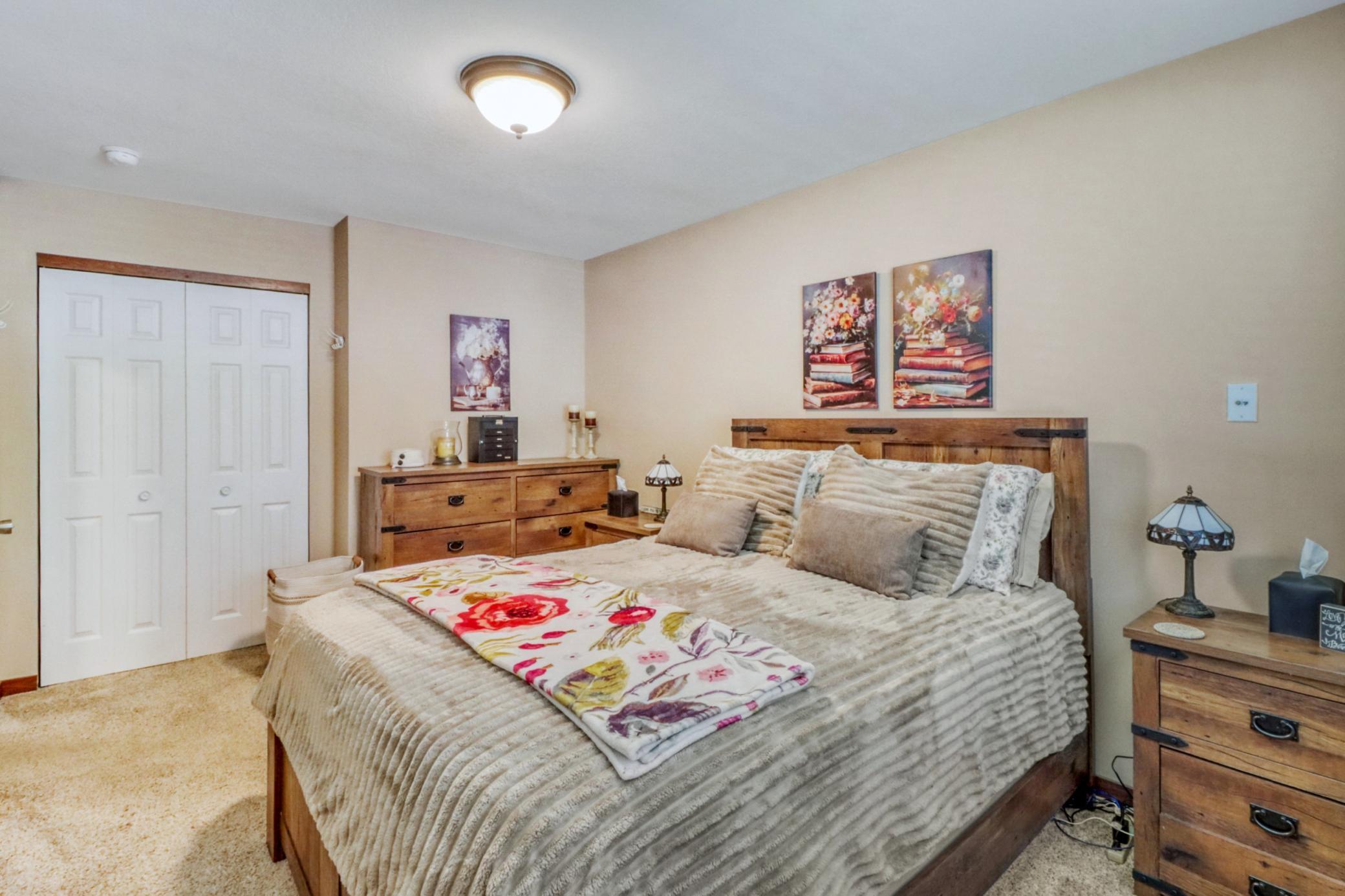 Bedroom1_2.jpg