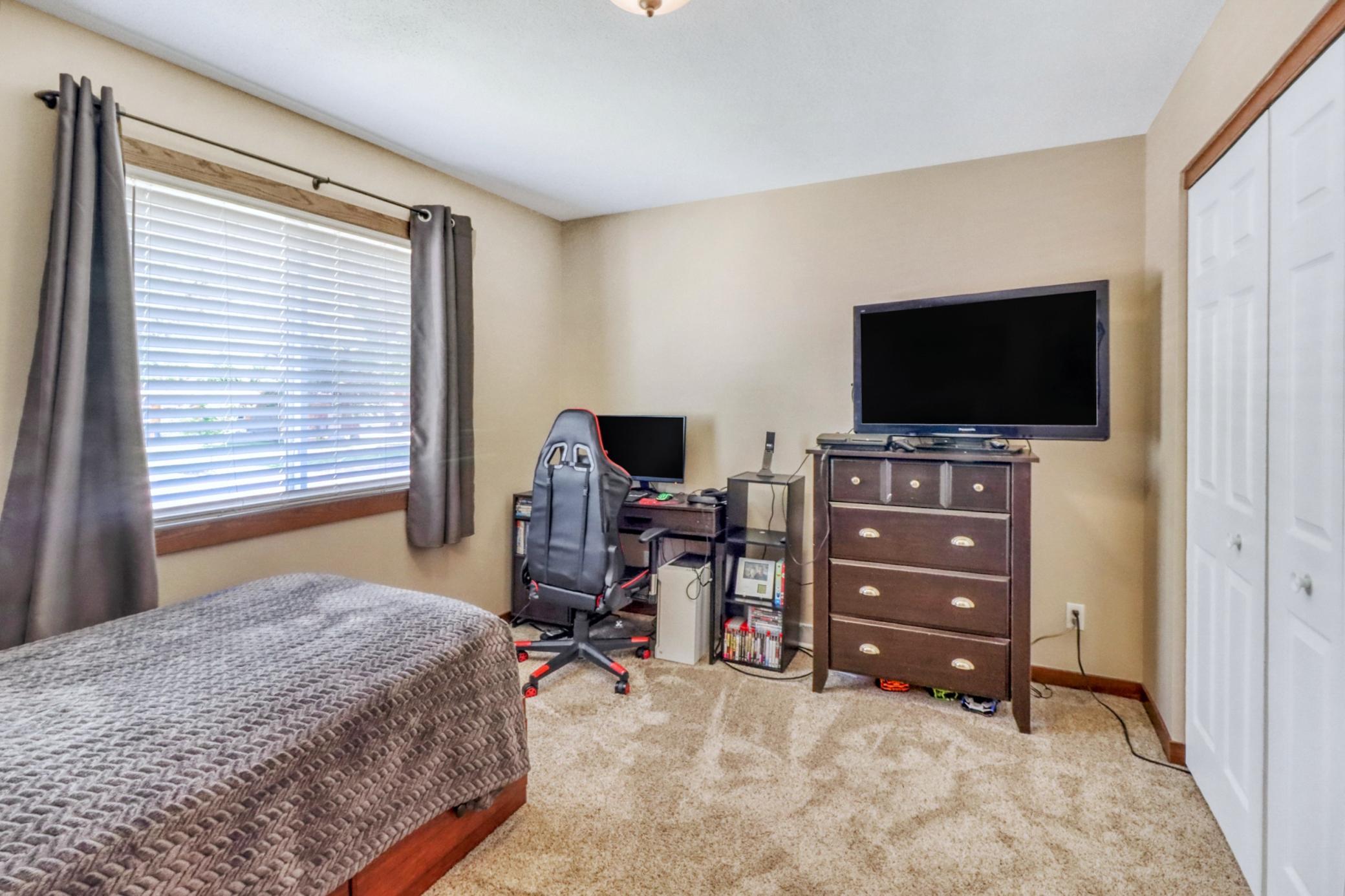 Bedroom2_1.jpg
