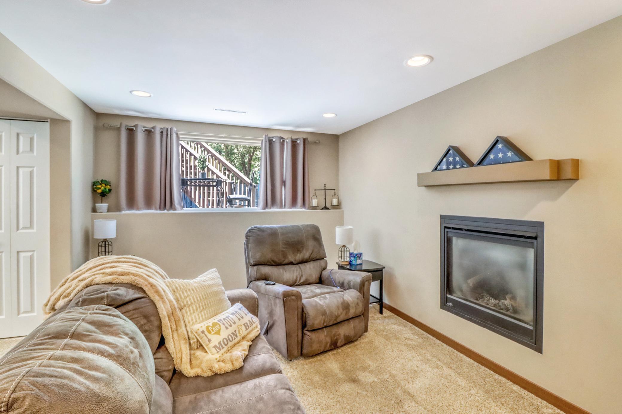 Basement Familyroom1_1.jpg