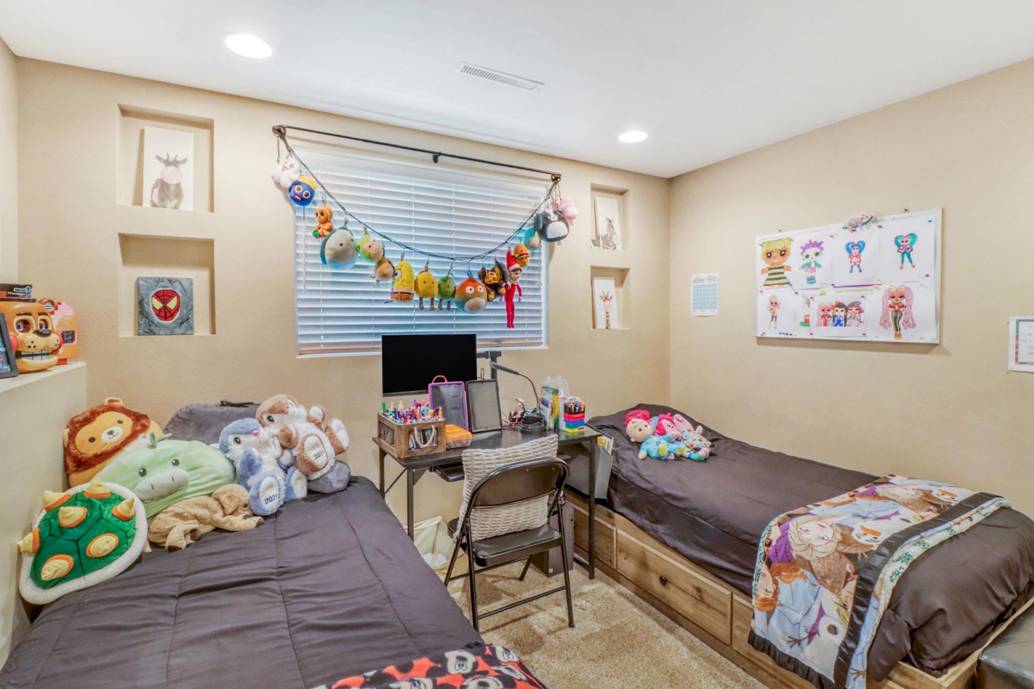 Basement Bedroom2_2.jpg