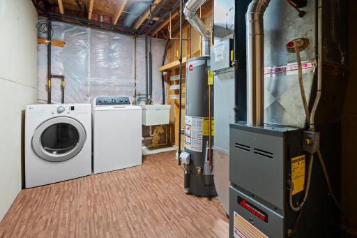 20260911_1928_CircleDrNW_SaukRapids_Interior20.jpg