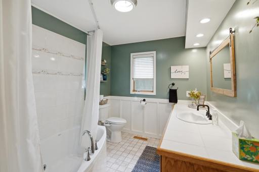 403 9th Avenue SW, Wells, MN 56097