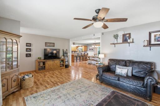 403 9th Avenue SW, Wells, MN 56097