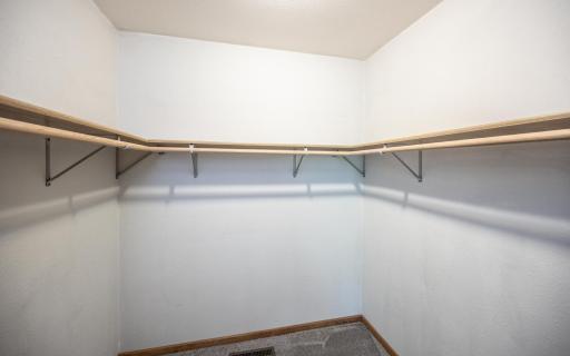 021-041-Primary Closet-1500x941.jpg