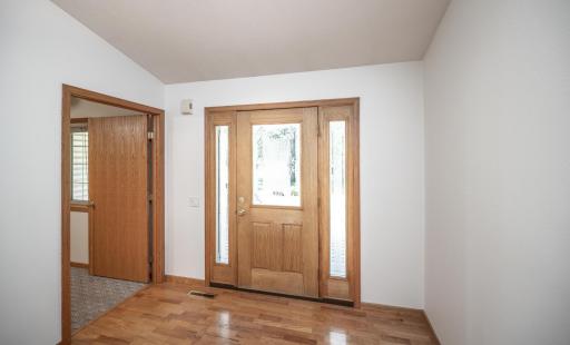 016-042-Entryway-1500x911.jpg