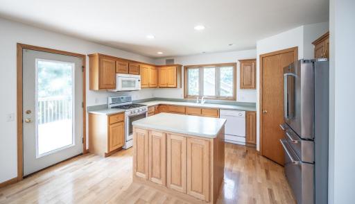 025-033-Kitchen-1500x864.jpg