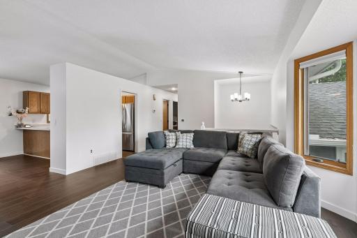 5855 W 140th Street, Savage, MN 55378