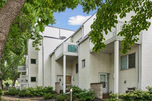 3008 Lake Shore Drive, Minneapolis, MN 55416