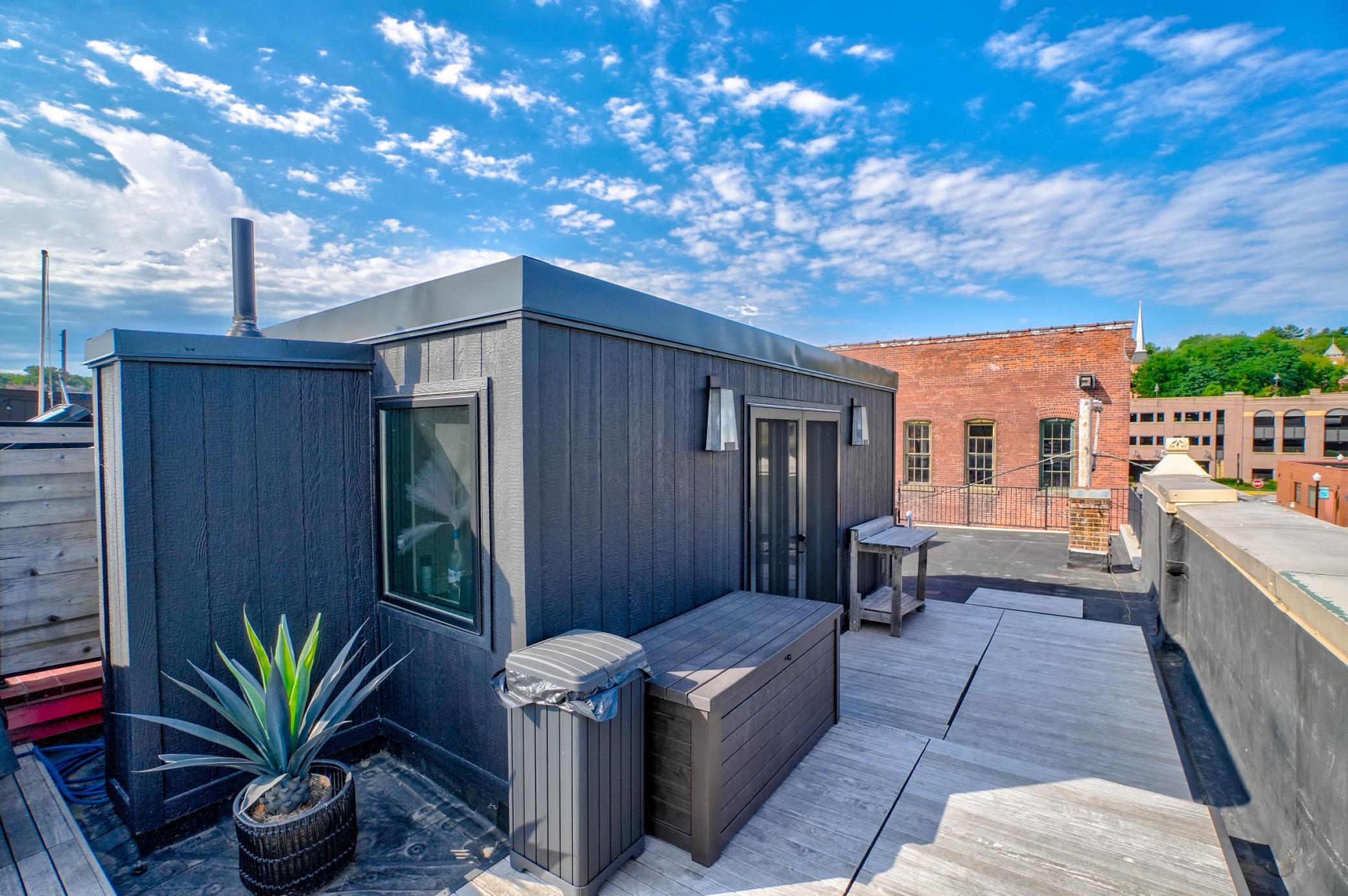 Rooftop Access From Apartment 1