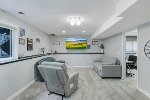 1239 Ruby Lane, Shakopee, MN 55379