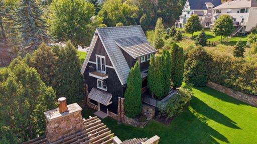 Detached guest retreat and additional garage space