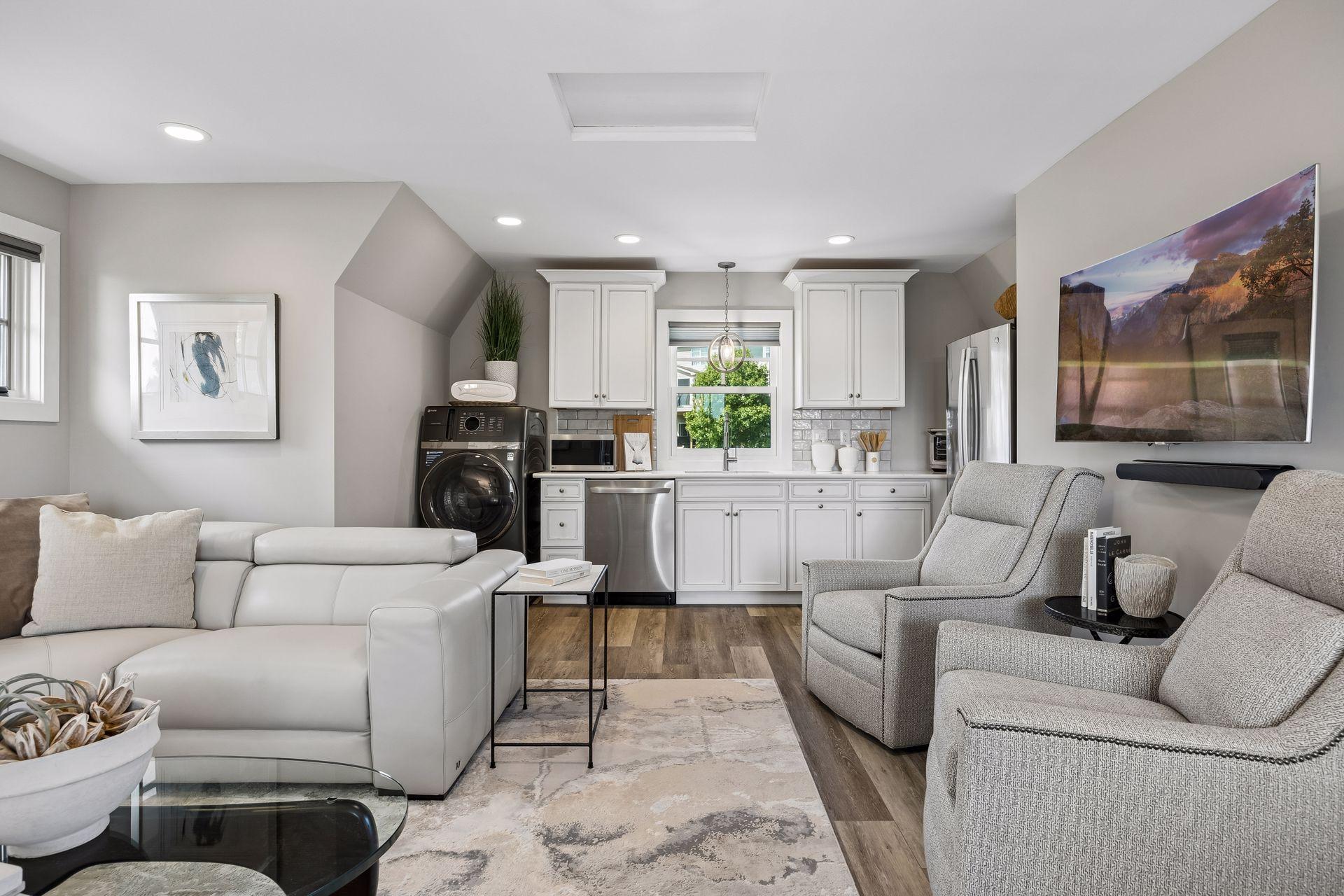 Guest retreat living/kitchen area