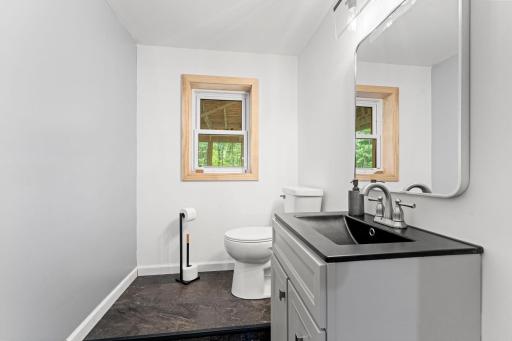55-web-or-mls-7751 Airport Rd-180.jpg