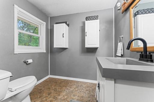 45-web-or-mls-7751 Airport Rd-68.jpg
