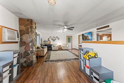 21-web-or-mls-7751 Airport Rd-40.jpg