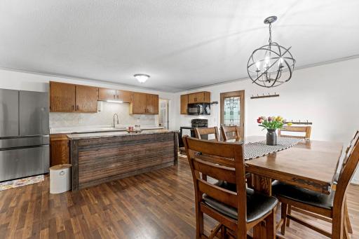 30-web-or-mls-7751 Airport Rd-100.jpg