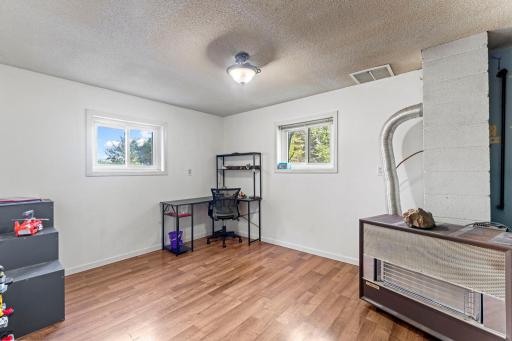 49-web-or-mls-7751 Airport Rd-150.jpg