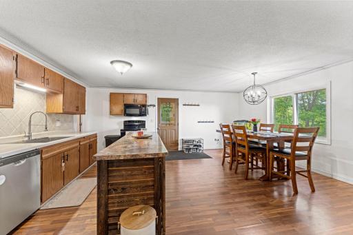 26-web-or-mls-7751 Airport Rd-80.jpg