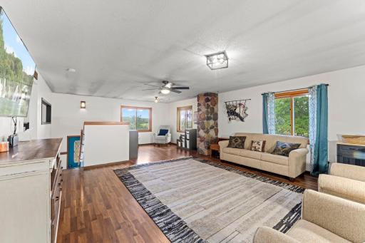 25-web-or-mls-7751 Airport Rd-60.jpg