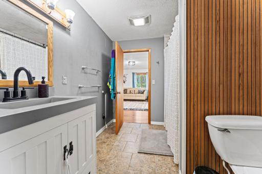 46-web-or-mls-7751 Airport Rd-73.jpg