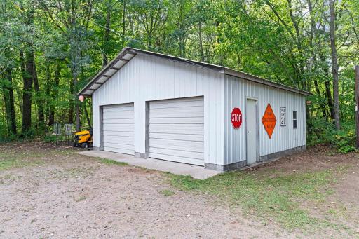 69-web-or-mls-7751 Airport Rd-253.jpg