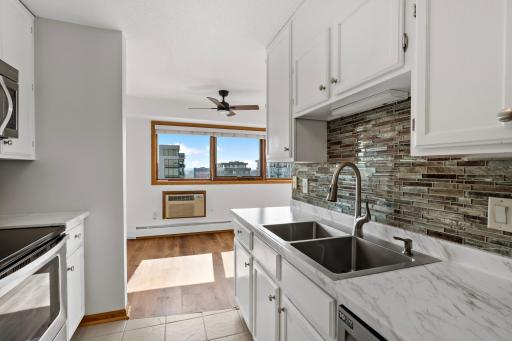 13-print-433 S 7th St unit 1627 Minneapolis MN_0015 copy.jpg