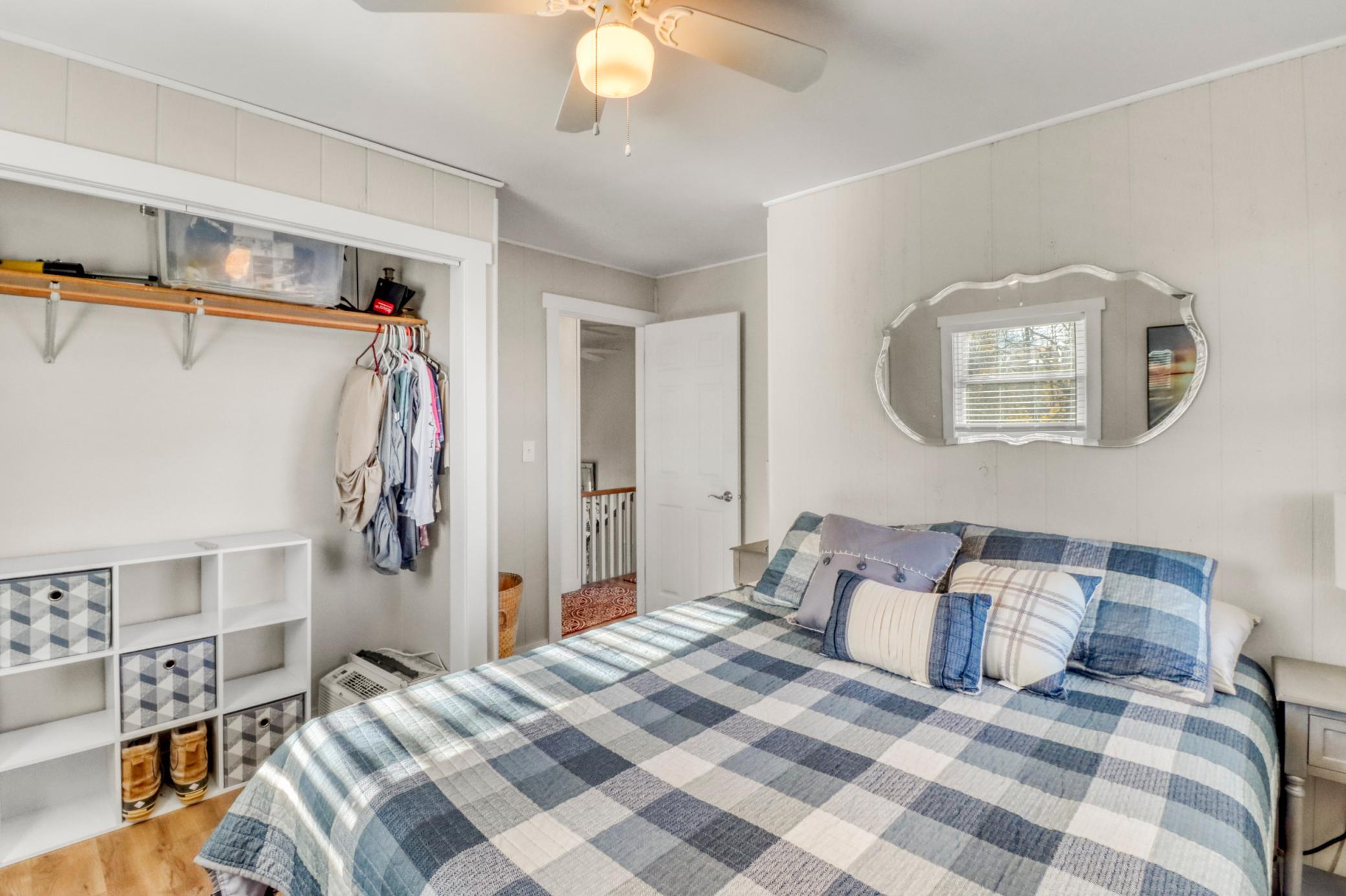Upstairs Bedroom2_1.JPG
