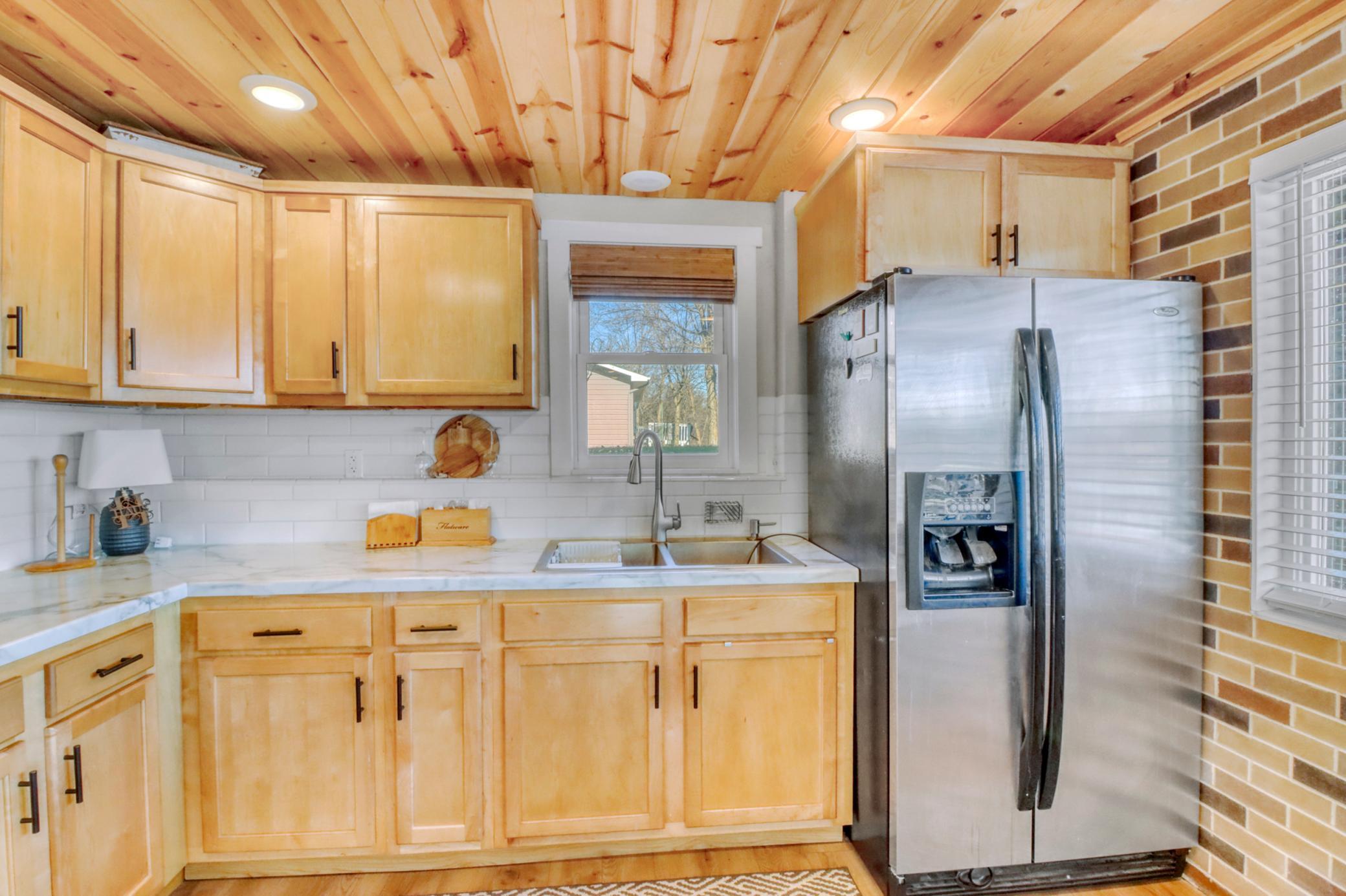 Kitchen1_5.JPG