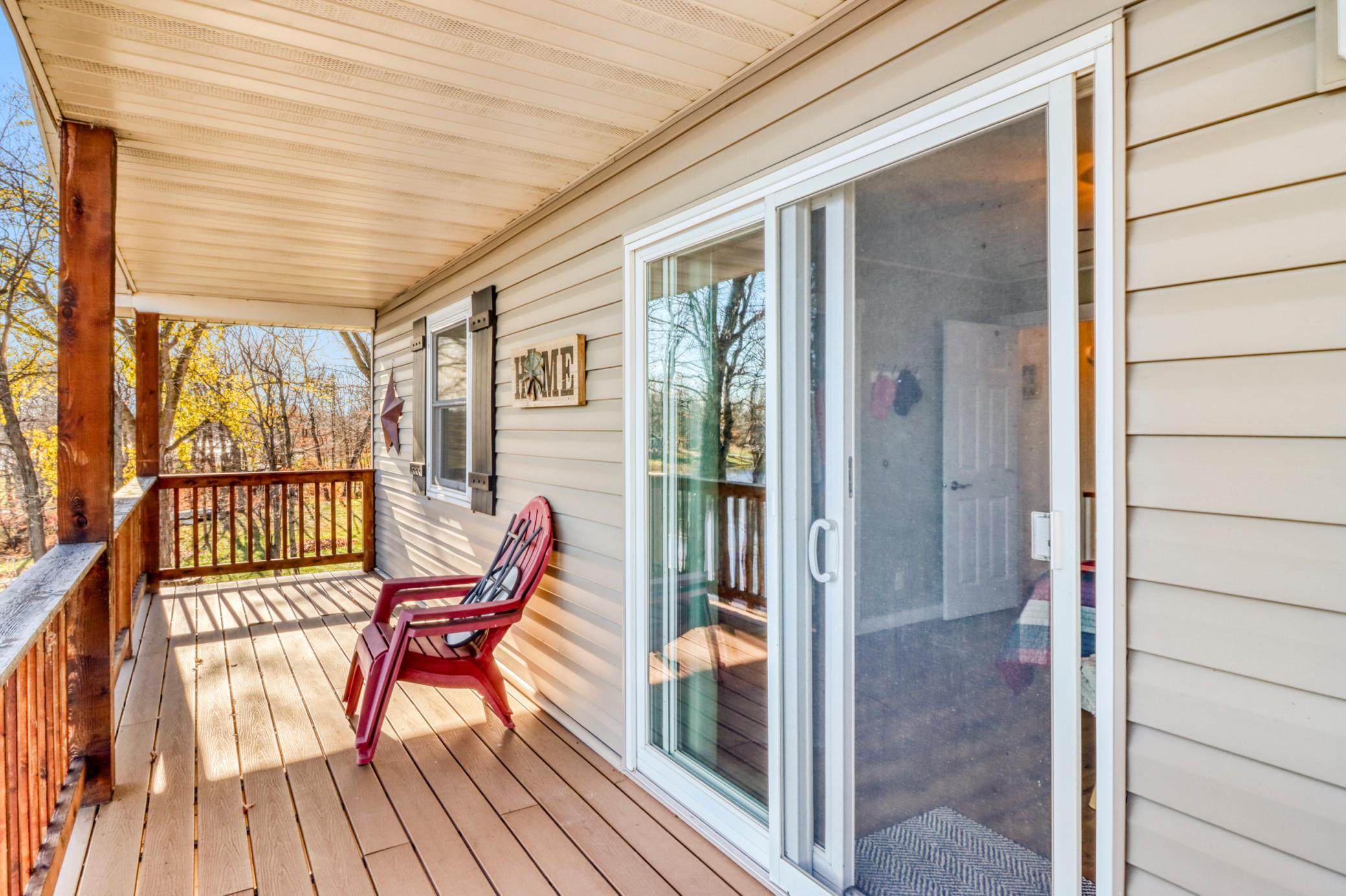 Upstairs Bedroom1_balcony1_1.JPG
